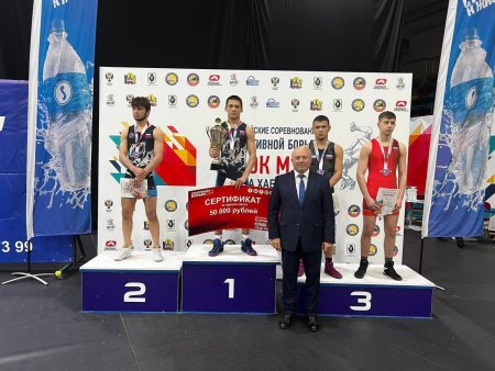 Ильяс Палтушев - победитель всероссийских соревнований по спортивной борьбе