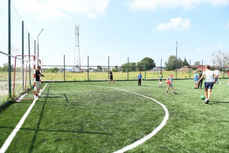 В деревне Кайбалы открыты спортплошадка и поле для мини-футбола
