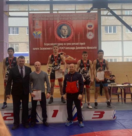 Студент У(Т)ОР стал серебряным призером всероссийский соревнований по борьбе в Томске