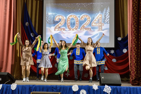 Студенты Училища (техникума) олимпийских резервов уже встречают Новый год