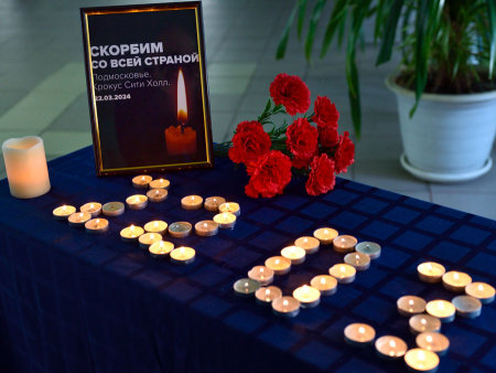 В училище (Техникуме) олимпийского резерва установлен временный мемориал в память о погибших в Подмосковье